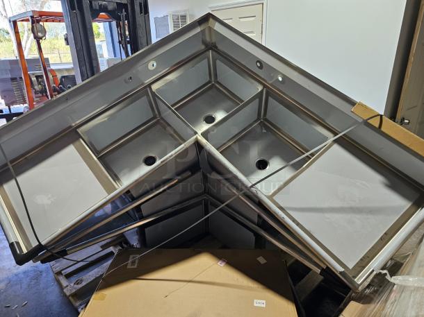 HUGE BRAND NEW SCRATCH & DENT! L 3 Bay Sink! Stainless Steel! 3 TOTAL! - Image 1 of 2