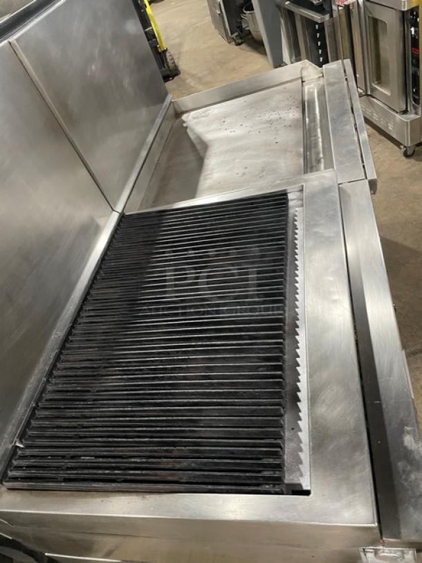 Jade Range Commercial Stainless Steel Natural Gas Powered Char Broiler/Flat Griddle Split Top Range! With 4 Drawer Self-Contained Refrigerated Chef Base/Equipment Stand! With Back Splash! Model: JRLH-04S-T-72 SN: 101566! 115V 1 Phase! On Casters! - Image 5 of 11