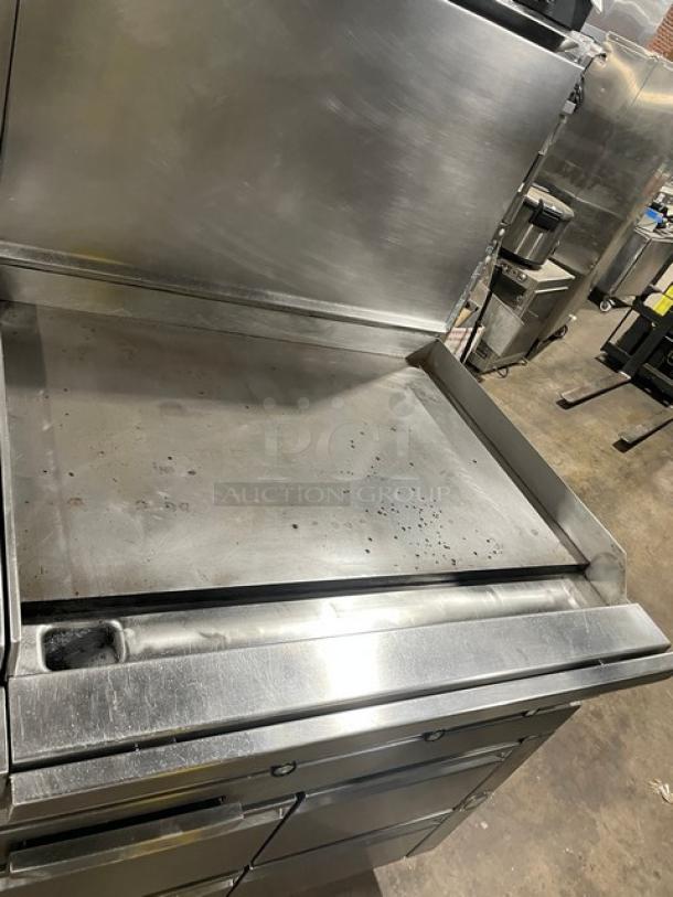 Jade Range Commercial Stainless Steel Natural Gas Powered Char Broiler/Flat Griddle Split Top Range! With 4 Drawer Self-Contained Refrigerated Chef Base/Equipment Stand! With Back Splash! Model: JRLH-04S-T-72 SN: 101566! 115V 1 Phase! On Casters! - Image 7 of 11