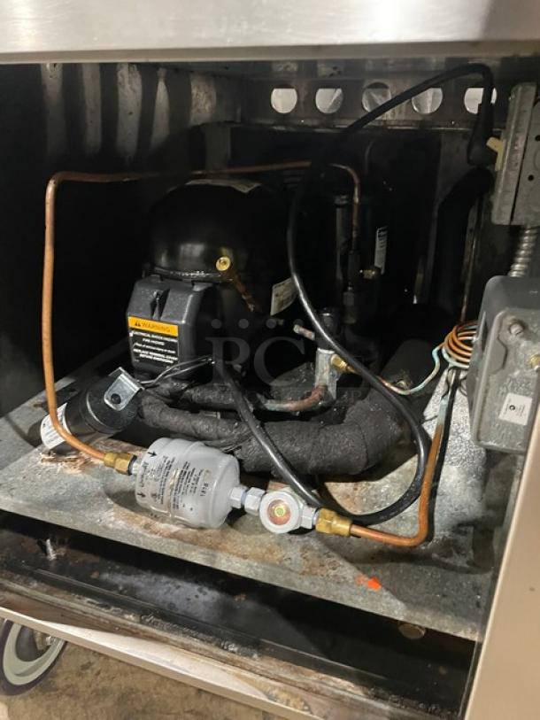 Jade Range Commercial Stainless Steel Natural Gas Powered Char Broiler/Flat Griddle Split Top Range! With 4 Drawer Self-Contained Refrigerated Chef Base/Equipment Stand! With Back Splash! Model: JRLH-04S-T-72 SN: 101566! 115V 1 Phase! On Casters! - Image 9 of 11