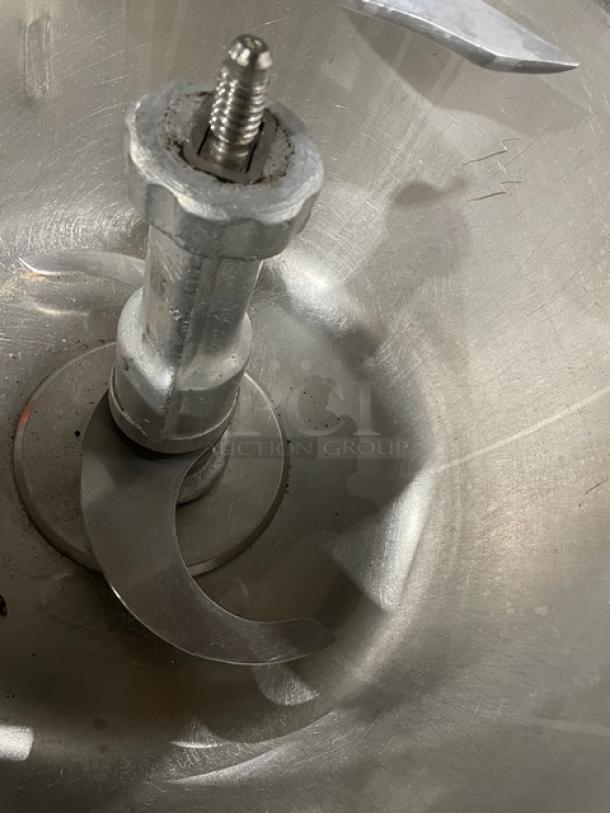 Hobart Commercial Heavy Duty Electric Powered Vertical Chopper/Cutter/Mincer/Mixer! With Stainless Steel Tilting Bowl! With Cover! Model: VCM-40E SN: U1841! 220V 3 Phase! - Image 5 of 9