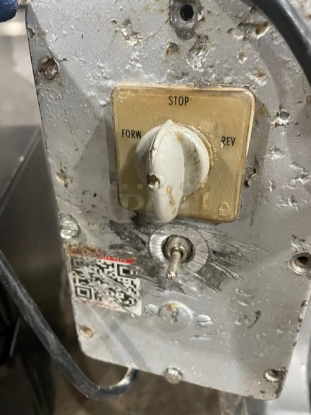 Hobart Commercial Heavy Duty Electric Powered Vertical Chopper/Cutter/Mincer/Mixer! With Stainless Steel Tilting Bowl! With Cover! Model: VCM-40E SN: U1841! 220V 3 Phase! - Image 8 of 9