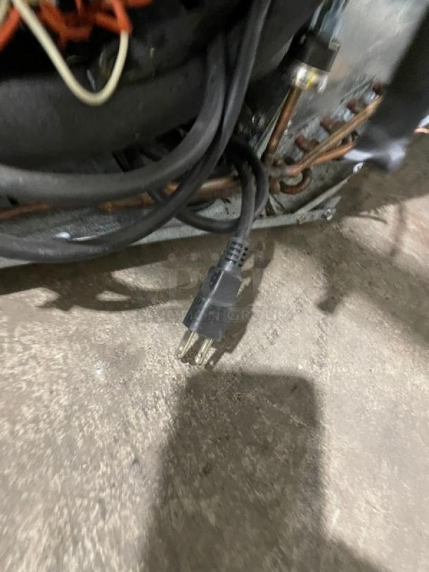 Delfield Commercial Stainless Steel 4 Drawer Refrigerated Bain Marie Style Mega Top Salad/Sandwich Prep Table! With Enclosed Overhead Storage! With Wooden Chopping Block Style Workstation! Model: UCD4464N-12-DD5 SN: 1303152000466! 115V 1Phase! - Image 10 of 10