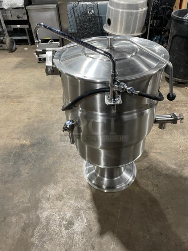 Blodgett Commercial Stainless Steel Electric Powered Stationary 2/3 Jacketed 20-Gal Pedestal Kettle! With Swing Spout Faucet! Model: KPS-20E SN: 111606S4178-5948! 208V 3 Phase! On Pedestal Style Base! - Image 4 of 11