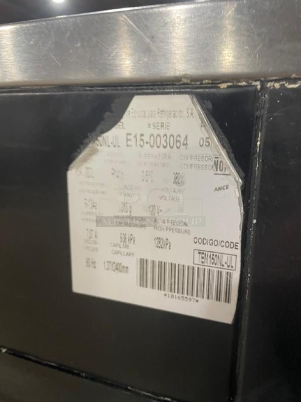 Tor-Rey Commercial Black Curved Glass 2-Tier Refrigerated Deli Merchandiser Display Showcase! With Stainless Steel Interior & Adjustable Shelves! With Rear Double Sliding Access Doors! Model: TEM150NL-UL SN: E15-003064! 120V! On Legs! - Image 7 of 10