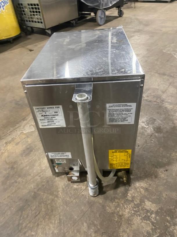Southbend Rapid Steam Series Commercial Stainless Steel Eletric Powered Countertop Convection Steamer! Model: R2 SN: 10B97975-2! 208V 3 Phase! - Image 3 of 8
