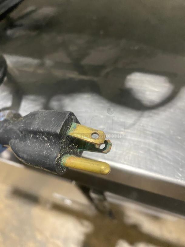 FWE Radiant Heat Series Commercial Stainless Steel Pass-Through Triple Section Undercounter Heated Holding Cabinet! With Individual Controls! Model: HLC-12D-3H-P SN: 154360401! 120V! On Casters! - Image 8 of 8