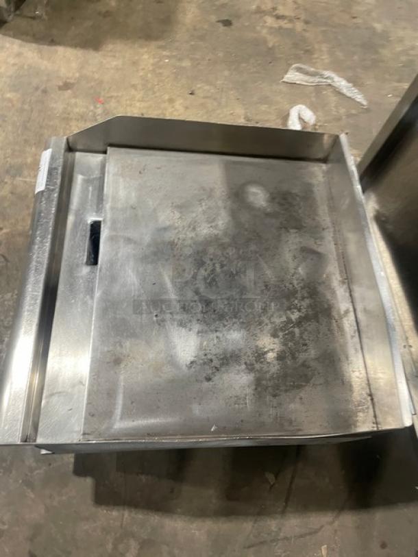 APW Wyott Champion Cook Series Commercial Stainless Steel Natural Gas Powered Countertop 24" Flat Griddle! With Snap-Action Thermostatic Controls & 1" Thick Smooth Polished Steel Griddle Plate! With Back & Side Splash! On Legs! - Image 5 of 7