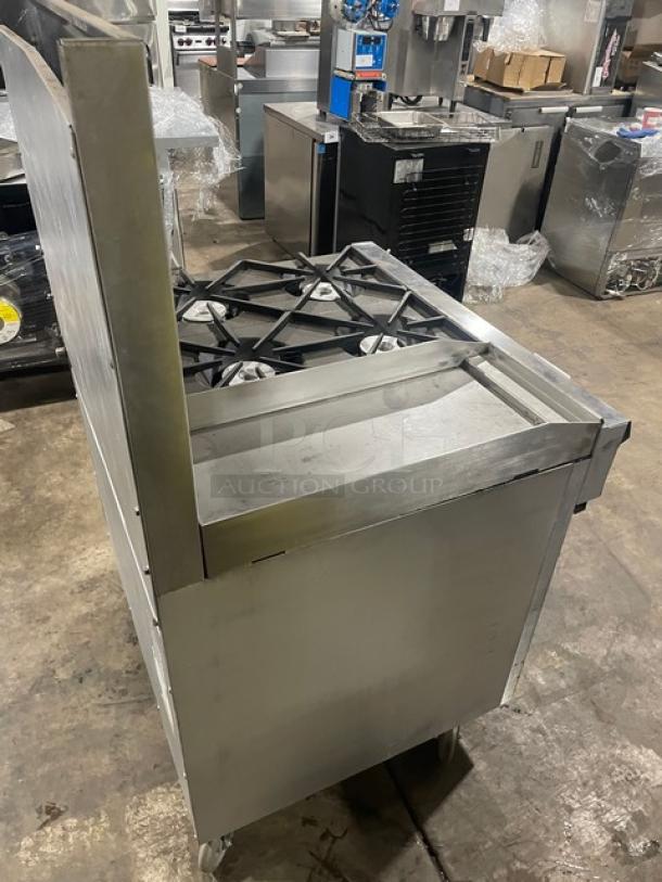 Southbend Commercial Stainless Steel Natural Gas Powered 4 Burner Range/Flat Griddle Split Top & Oven Combo! With Back Splash! With Wire Oven Rack! Model: X336D-1GL SN: 04C65469! On Casters! Working When Removed! - Image 4 of 11