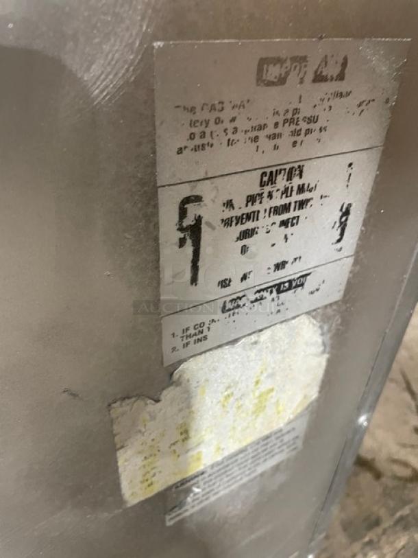 Southbend Commercial Stainless Steel Natural Gas Powered 4 Burner Range/Flat Griddle Split Top & Oven Combo! With Back Splash! With Wire Oven Rack! Model: X336D-1GL SN: 04C65469! On Casters! Working When Removed! - Image 9 of 11