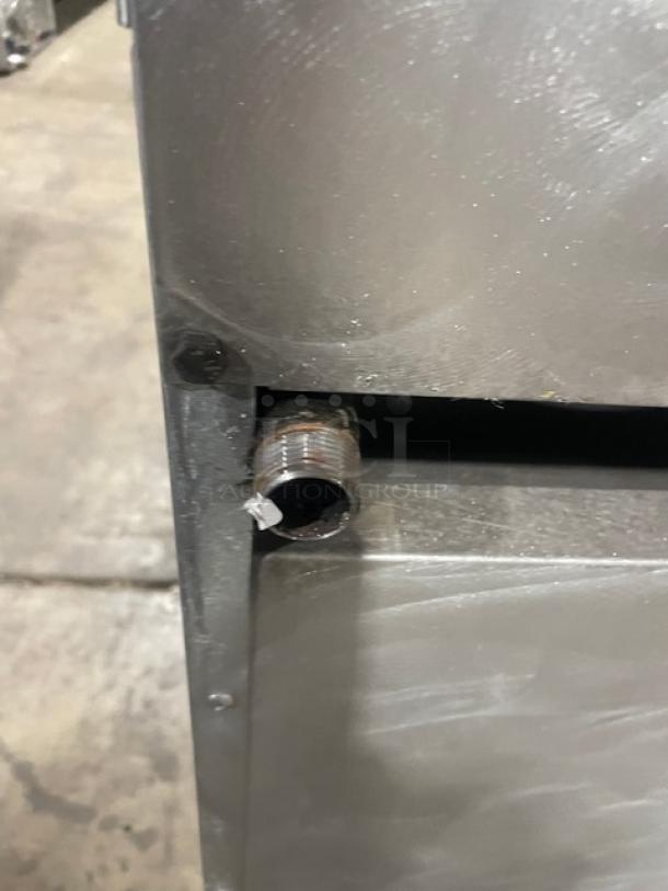 Southbend Commercial Stainless Steel Natural Gas Powered 4 Burner Range/Flat Griddle Split Top & Oven Combo! With Back Splash! With Wire Oven Rack! Model: X336D-1GL SN: 04C65469! On Casters! Working When Removed! - Image 10 of 11