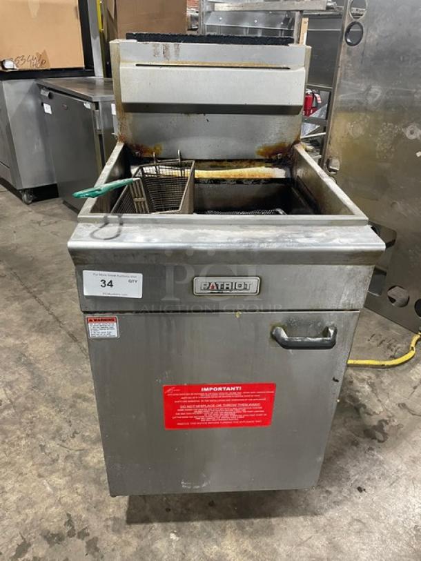 Patriot Commercial Stainless Steel Natural Gas Powered Deep Fat Fryer! With Back Splash & Basket Hanger! With Fry Basket! On Legs! - Image 1 of 8