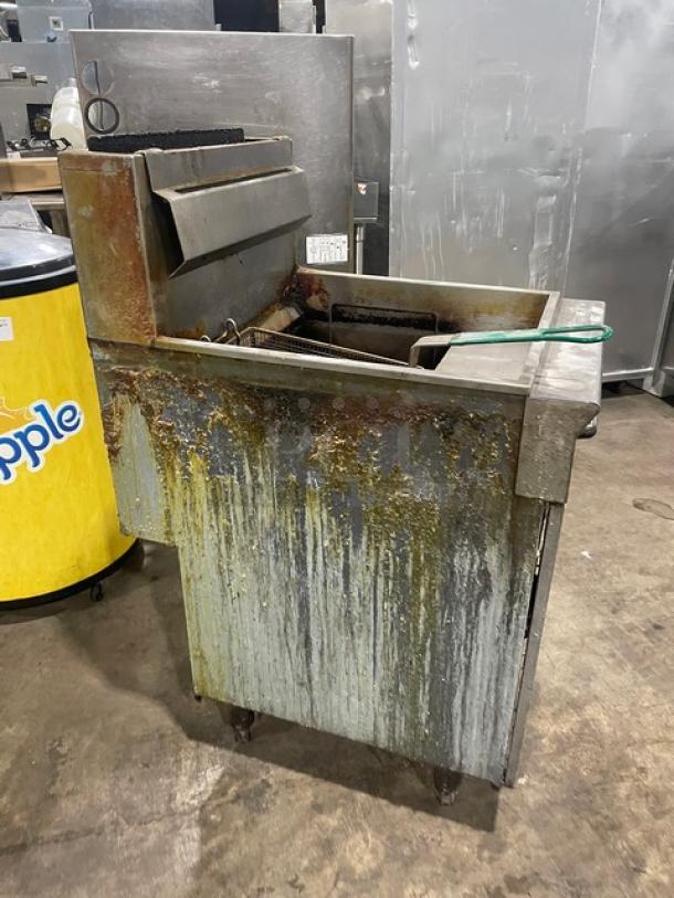 Patriot Commercial Stainless Steel Natural Gas Powered Deep Fat Fryer! With Back Splash & Basket Hanger! With Fry Basket! On Legs! - Image 2 of 8