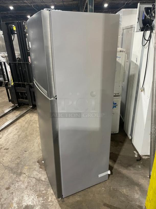 Beko Commercial Stainless Steel 2 Door Dual Sectioned Refrigerator/Top Freezer Combo! With Adjustable Shelving! Model: D70440NU SN: 22-116569-08! 120V! - Image 3 of 11