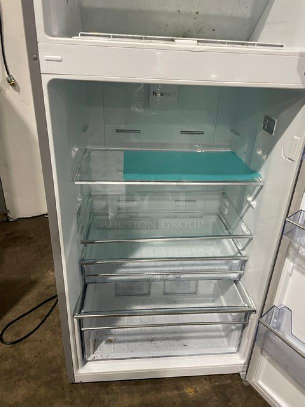 Beko Commercial Stainless Steel 2 Door Dual Sectioned Refrigerator/Top Freezer Combo! With Adjustable Shelving! Model: D70440NU SN: 22-116569-08! 120V! - Image 6 of 11