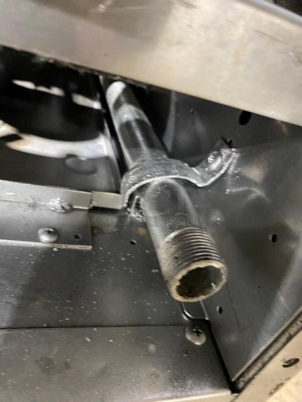 Southbend Commercial Stainless Steel Natural Gas Powered 8 Burner/Hot Plate Split Top Range & Double Oven Combo! With Back Splash! With Wired Oven Rack! With Casters! - Image 10 of 10