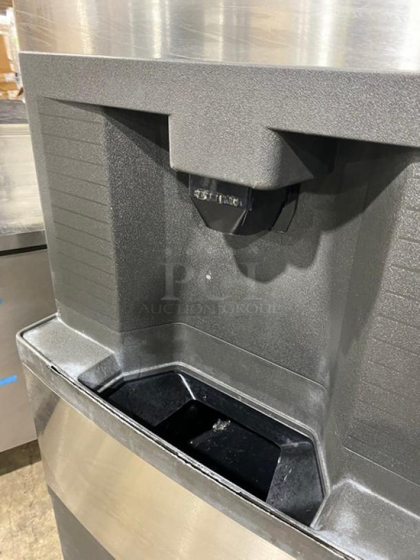 Manitowoc Q Series Commercial Stainless-Steel Air-Cooled Modular Ice Cube Making Machine Head/Dispenser Bin Combo! With Push Type Ice Dispenser! Model: QD0452A / QPA310 SN: 031261061 / 991163796! 115V 1 Phase/120V 1 Phase! On Legs! - Image 7 of 8