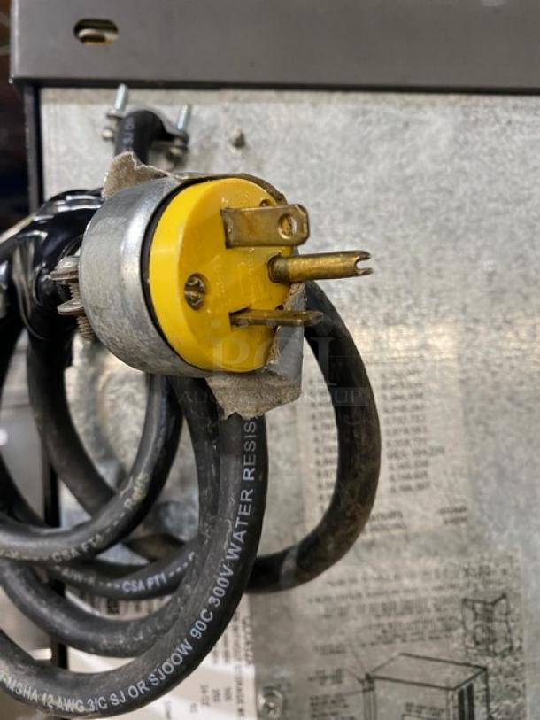 Manitowoc Q Series Commercial Stainless-Steel Air-Cooled Modular Ice Cube Making Machine Head/Dispenser Bin Combo! With Push Type Ice Dispenser! Model: QD0452A / QPA310 SN: 031261061 / 991163796! 115V 1 Phase/120V 1 Phase! On Legs! - Image 8 of 8