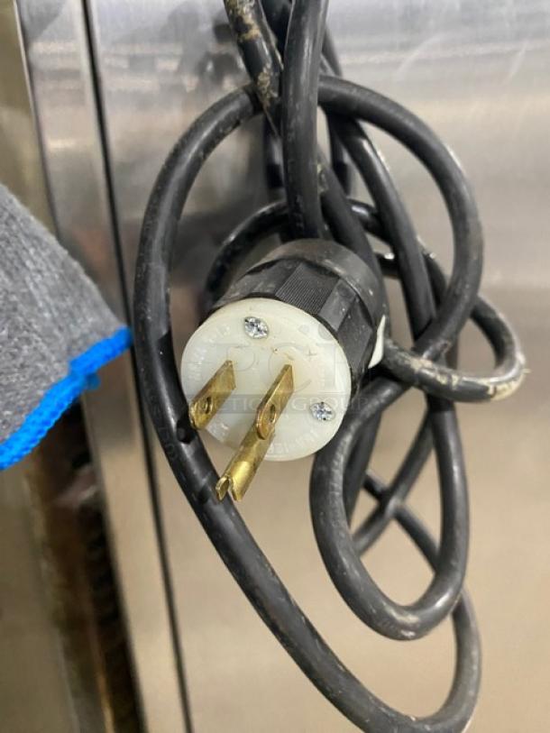 Market Forge A-Cooker Series Commercial Stainless Steel Natural Gas Powered 3 Compartment Steam Broiler Cabinet! With Individual Controls! With Wired Oven Racks! Model: M36G300A-4SP SN: 220533! 120V 1 Phase! On Legs! - Image 11 of 11