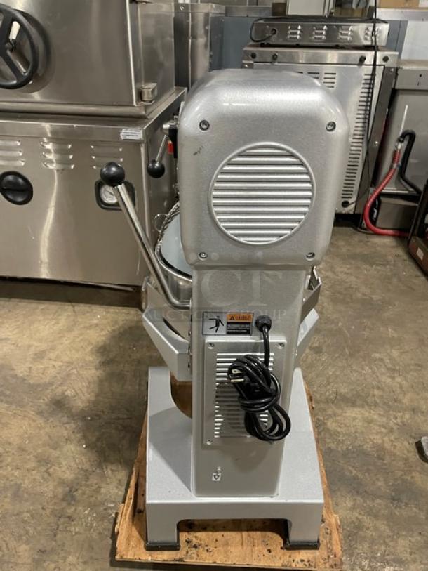 Galaxy Commercial Heavy Duty 20 Qt. Planetary Stand Mixer! With Stainless Steel Bowl Guard & Mixing Bowl! With Spiral Dough Hook Attachment! Model: 177GMIX20 SN: 042100162! 110V! - Image 3 of 9