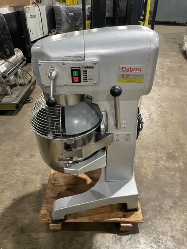 Galaxy Commercial Heavy Duty 20 Qt. Planetary Stand Mixer! With Stainless Steel Bowl Guard & Mixing Bowl! With Spiral Dough Hook Attachment! Model: 177GMIX20 SN: 042100162! 110V! - Image 4 of 9
