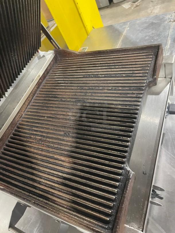 Cecilware Commercial Stainless Steel Electric Powered Countertop Panini Sandwich Press Grill! With Grooved Grates & Side Handles! Model: SG-1LG-120 SN: N727448! 120V! On Legs! - Image 7 of 9