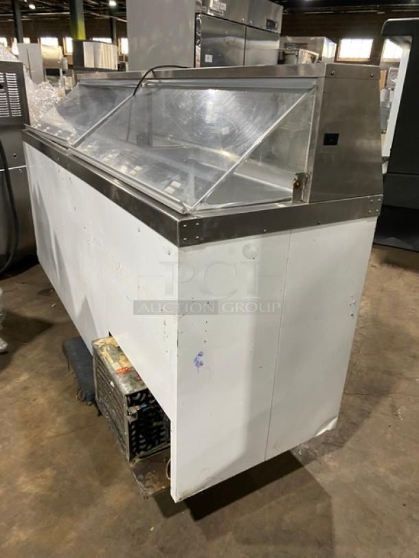 Master-Bilt Commercial White Ice Cream Style Frozen Yogurt/Ice Cream Dipping Cabinet! With Serve Over Sneeze Guard! With Lift Up Rear Access! With Poly Coated Wire Rack! - Image 2 of 8