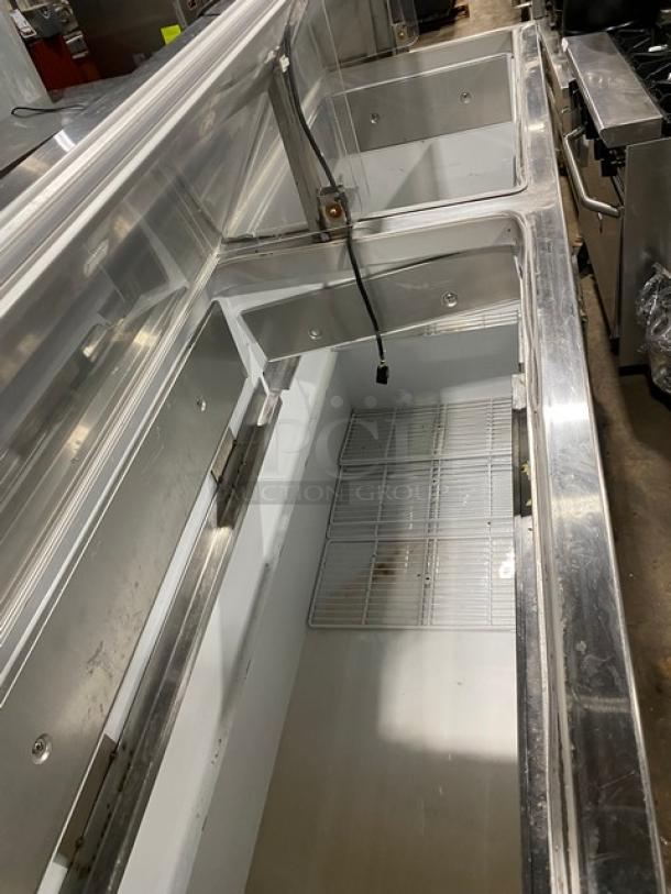 Master-Bilt Commercial White Ice Cream Style Frozen Yogurt/Ice Cream Dipping Cabinet! With Serve Over Sneeze Guard! With Lift Up Rear Access! With Poly Coated Wire Rack! - Image 5 of 8