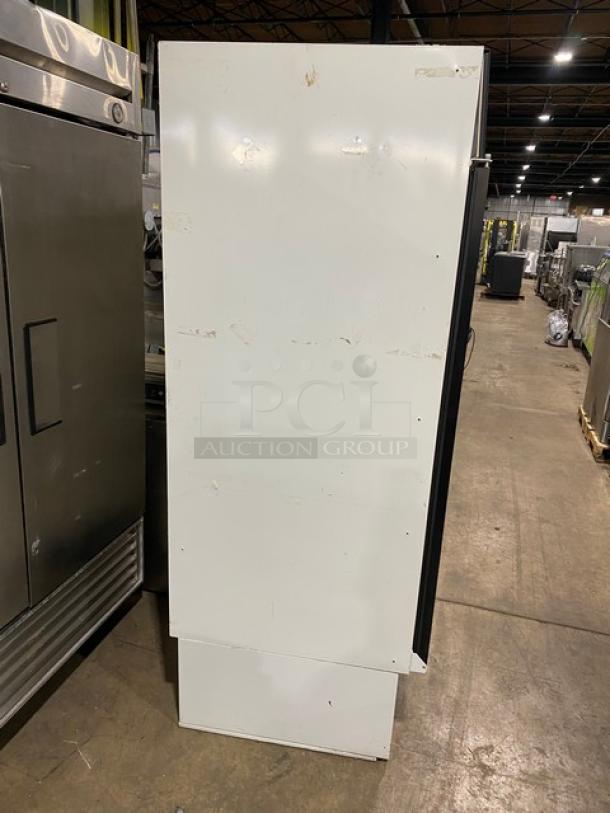 Hussmann Commercial White Double Glass Swing Door Reach In Merchandiser Refrigerator! With Poly Coated Wire Racks! Model: RR0491G41 SN: IN96G14300! 115V 1 Phase! - Image 3 of 8