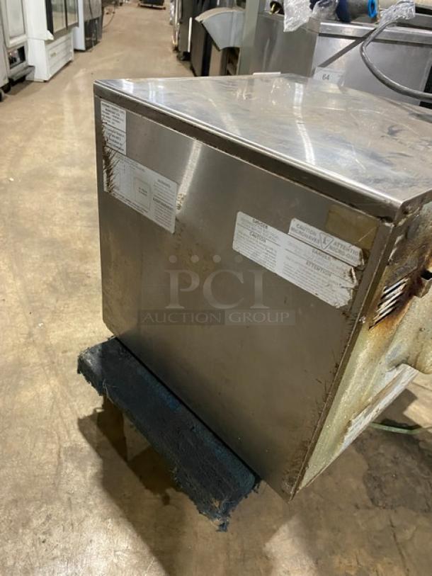 MerryChef Commercial Stainless Steel Electric Powered Countertop High-Speed Rapid Cook Turbo Oven! With Wire Oven Rack! Model: Eikon E4 SN: 121213090221! 208/240V 2 Phase +GND! - Image 3 of 8