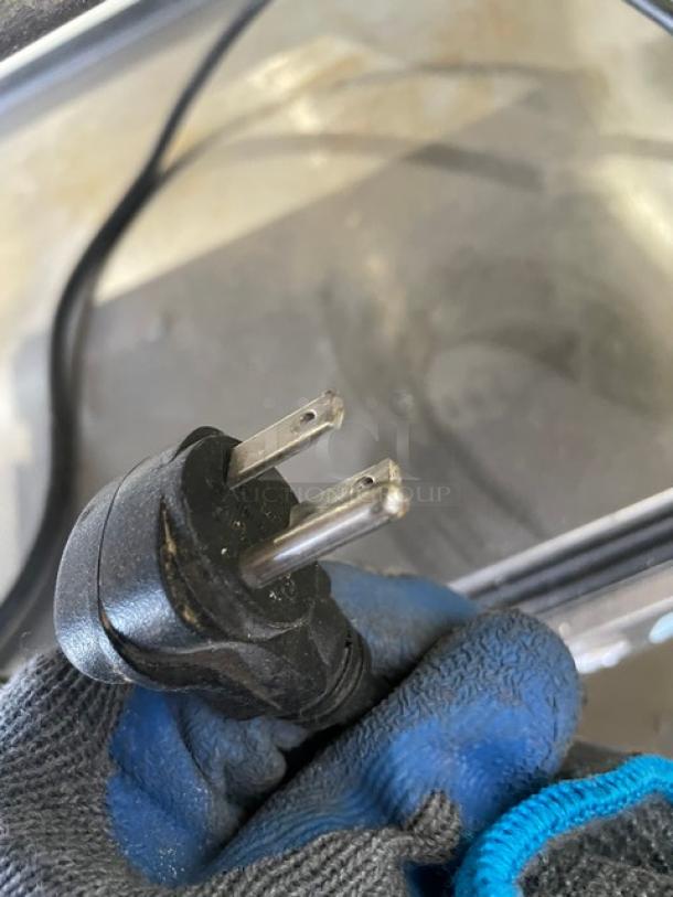 Vendo 7-Eleven Style Commercial Stainless Steel Slanted Glass Electric Powered Countertop Heated Display Showcase! With Rear Sliding Doors! - Image 8 of 8