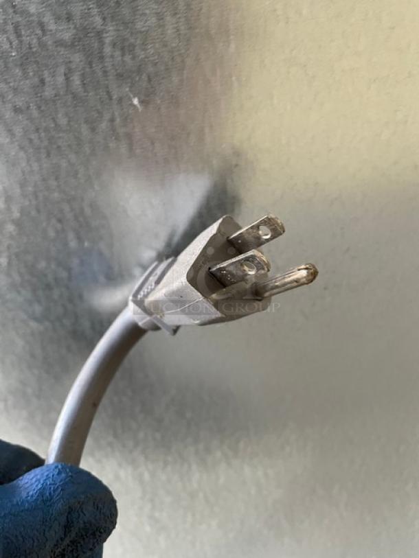 Master-Bilt Fusion Series Commercial Stainless Steel Solid 2 Door Reach In Freezer! Energy Star Certified! With Poly Coated Wire Racks! Model: F49-S SN: 15030052! 115V 1 Phase! - Image 8 of 8