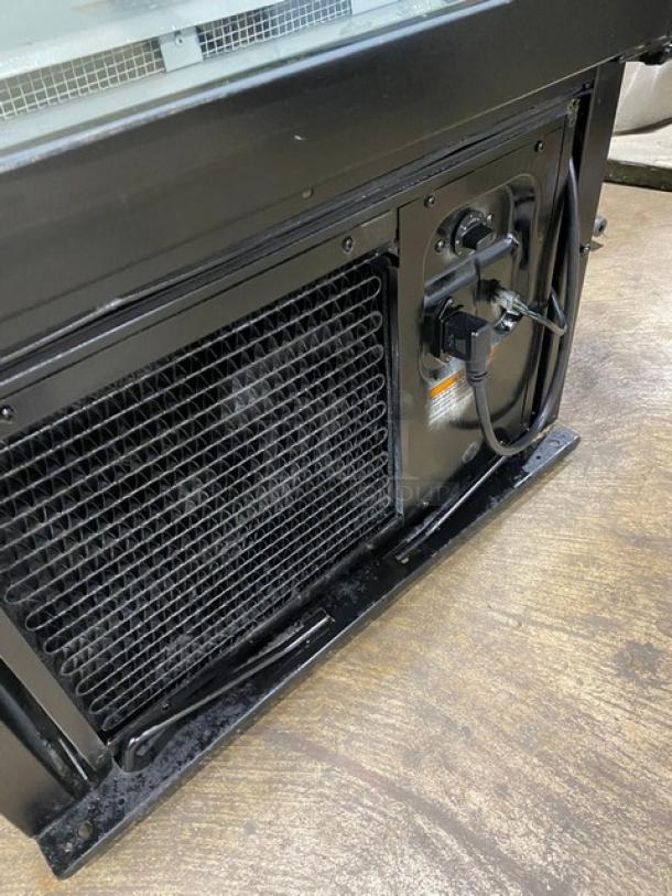 Universal Nolin Commercial Black Single Glass Door Reach In Merchandiser Refrigerator! With Poly Coated Wire Rack! Model: MC260-1! 120V 1 Phase! - Image 7 of 8