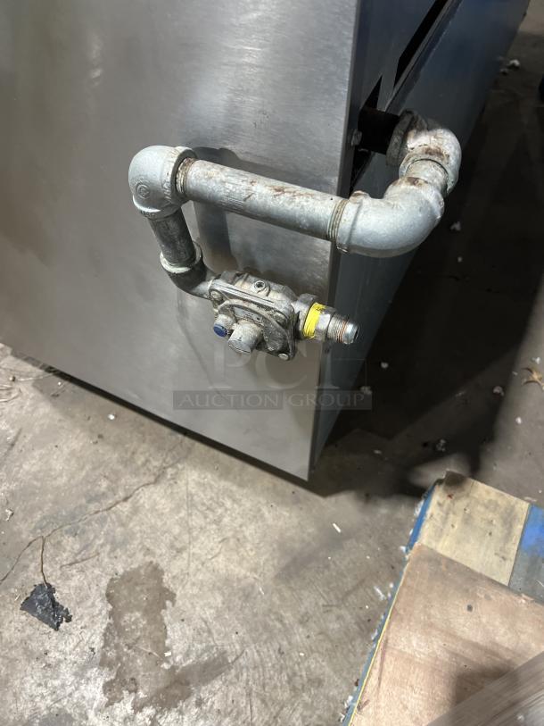 Cookrite! Late Model! Commercial Stainless Steel Natural Gas Powered Flat Griddle Split Top 6 Burner Range/Double Oven Combo! With Up Turned Back Splash! With Wired Oven Racks! On Legs! - Image 4 of 7