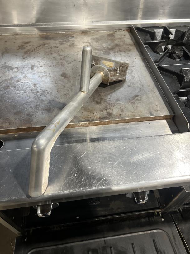 Cookrite! Late Model! Commercial Stainless Steel Natural Gas Powered Flat Griddle Split Top 6 Burner Range/Double Oven Combo! With Up Turned Back Splash! With Wired Oven Racks! On Legs! - Image 7 of 7