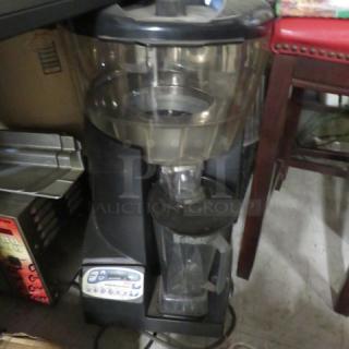One WORKING Vitamix Blender. Model# VM0126. 120 Volt.