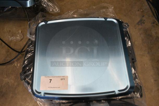 BRAND NEW IN BOX! 2017 Hobart HTi Metal Commercial Countertop Scale. 120/208-240 Volts, 1l Phase. Tested and Working! - Image 5 of 28