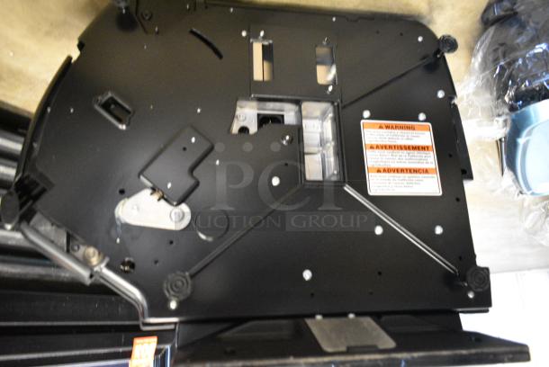BRAND NEW IN BOX! 2017 Hobart HTi Metal Commercial Countertop Scale. 120/208-240 Volts, 1l Phase. Tested and Working! - Image 10 of 28