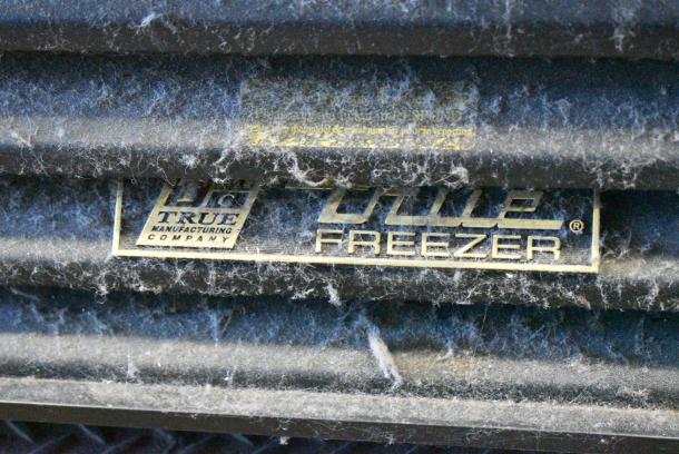 True GDM-49F-LD Metal Commercial 2 Door Reach In Freezer Merchandiser w/ Poly Coated Racks. 115/208-230 Volts, 1 Phase. Tested and Working! - Image 3 of 7