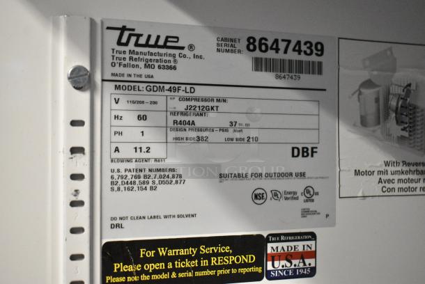 True GDM-49F-LD Metal Commercial 2 Door Reach In Freezer Merchandiser w/ Poly Coated Racks. 115/208-230 Volts, 1 Phase. Tested and Working! - Image 7 of 7