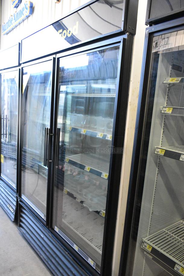 True GDM-49-LD Metal Commercial 2 Door Reach In Cooler Merchandiser w/ Poly Coated Racks. 115 Volts, 1 Phase. Tested and Working! - Image 2 of 8