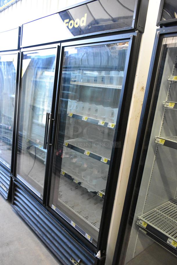 True GDM-49-LD Metal Commercial 2 Door Reach In Cooler Merchandiser w/ Poly Coated Racks. 115 Volts, 1 Phase. Tested and Working! - Image 3 of 8
