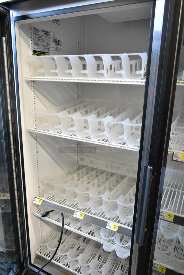 True GDM-49-LD Metal Commercial 2 Door Reach In Cooler Merchandiser w/ Poly Coated Racks. 115 Volts, 1 Phase. Tested and Working! - Image 6 of 8