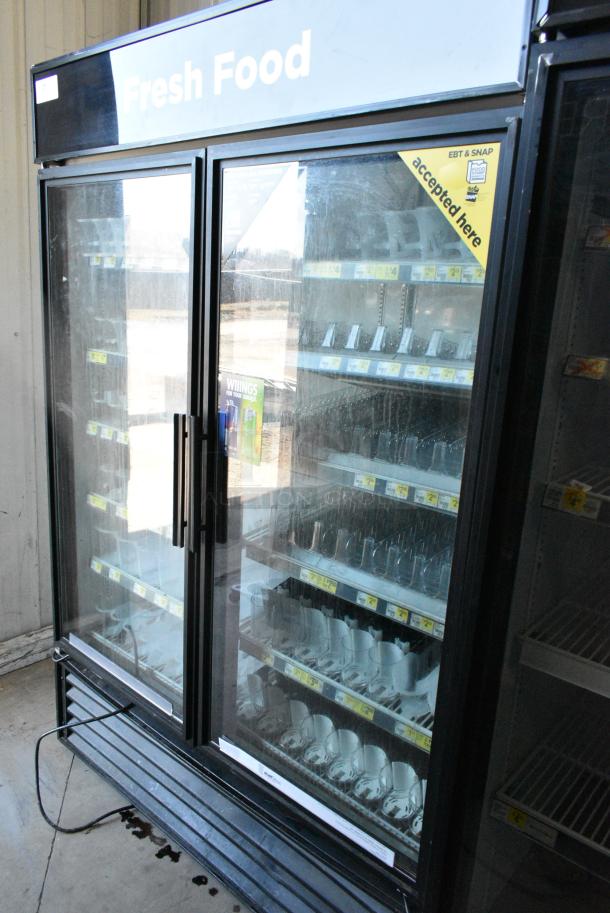True GDM-49-LD Metal Commercial 2 Door Reach In Cooler Merchandiser w/ Poly Coated Racks. 115 Volts, 1 Phase. Tested and Working! - Image 2 of 7