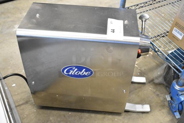 BRAND NEW SCRATCH AND DENT! Globe GPD-H Power Drive Unit with #12 Attachment Hub. 115 Volts, 1 Phase. Tested and Working! - Image 7 of 8