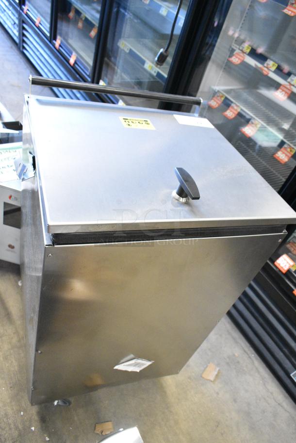 BRAND NEW SCRATCH AND DENT! Vito Fryfilter VITO XM 137 lb. Mobile Fryer Oil Filter System. 100-120 Volts, 1 Phase. - Image 6 of 7