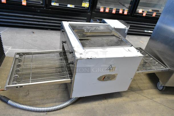BRAND NEW SCRATCH AND DENT! Cooking Performance Group CPG 351ICOED Stainless Steel Commercial Countertop Electric Powered Conveyor Pizza Oven. 240 Volts, 1 Phase. - Image 2 of 7