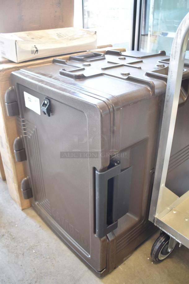 BRAND NEW SCRATCH AND DENT! Cambro UPCS400 Brown Insulated Ultra Pan Carrier. - Image 3 of 6