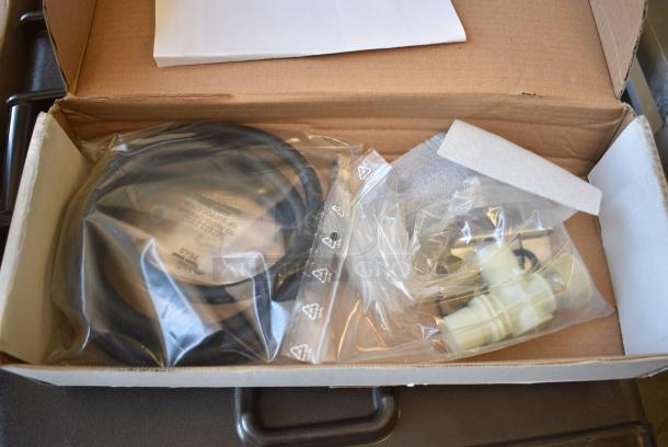 BRAND NEW SCRATCH AND DENT! 00-978186 Spray Hose Kit - Image 1 of 7