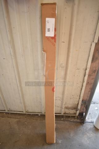 BRAND NEW SCRATCH AND DENT! Cambro 10234705 Camshelf Basic Traverse